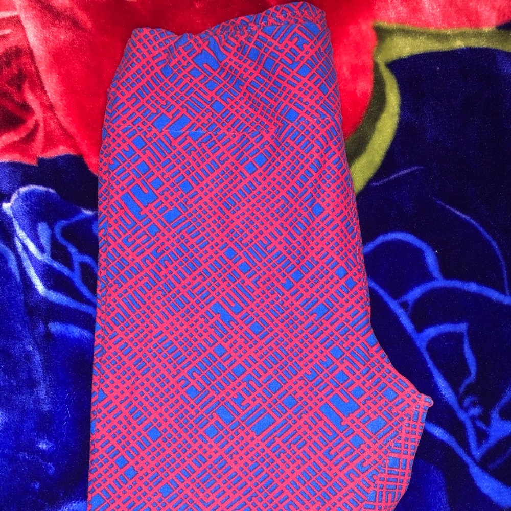 Tc blue and red Lularoe leggings